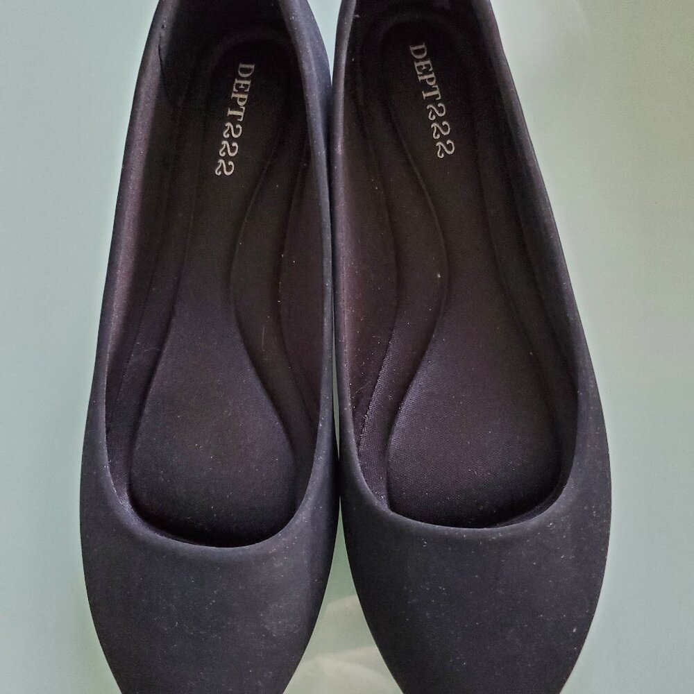 Shoes - Picture 2 of 4